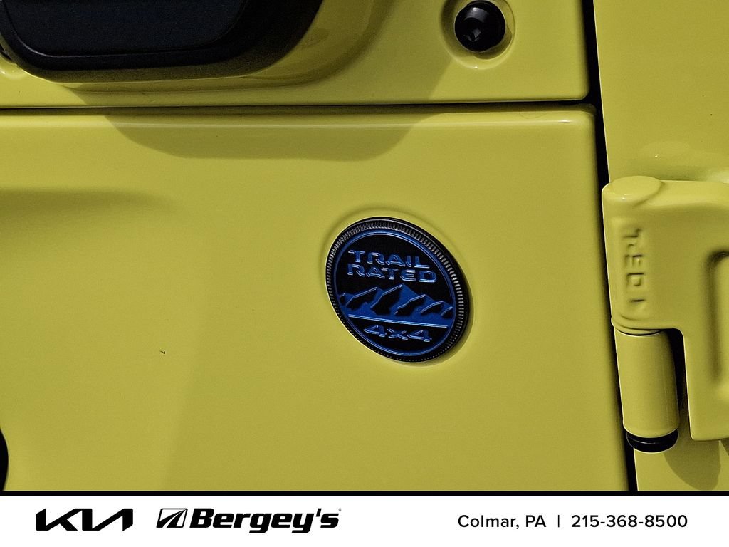 Used 2023 Jeep Wrangler Unlimited Rubicon 4xe AWD/4WD image 34