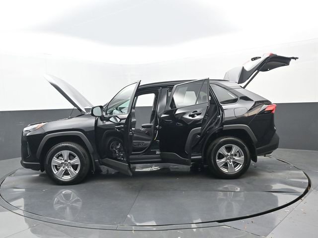 Used 2025 Toyota RAV4 XLE w/ Convenience Package image 33