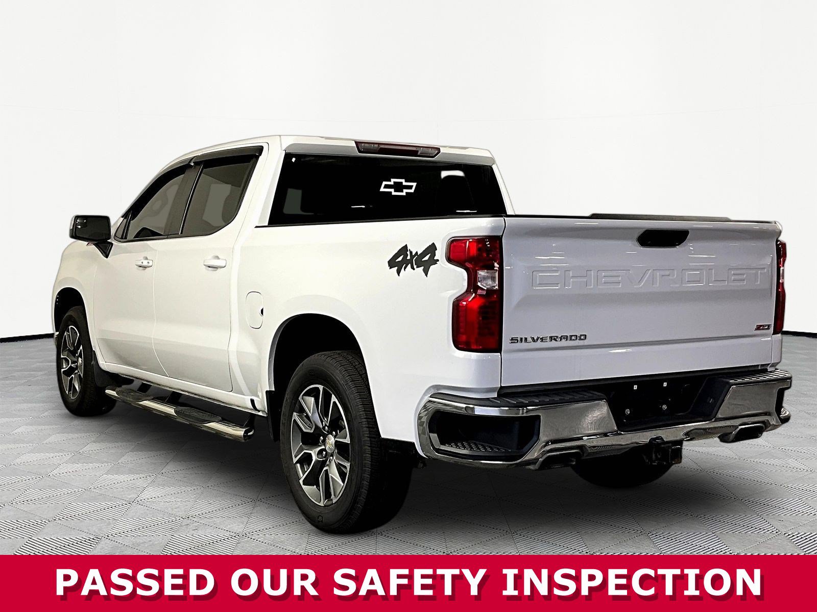 Used 2023 Chevrolet Silverado 1500 LT AWD/4WD image 4