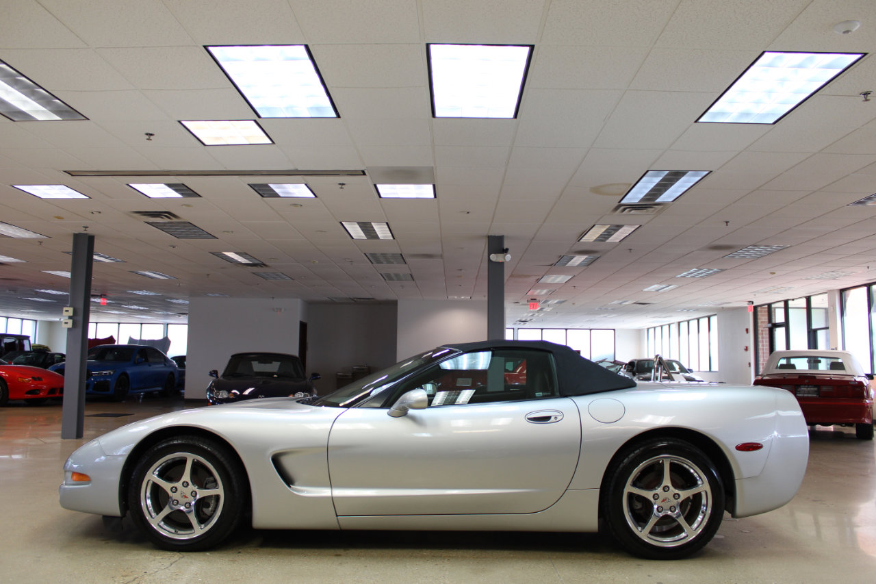 Used 2004 Chevrolet Corvette Convertible w/ Preferred Equipment Group image 13