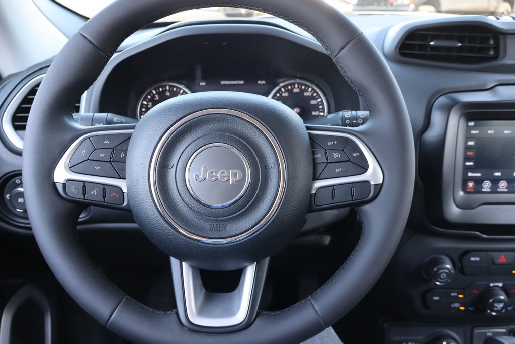 Used 2021 Jeep Renegade Latitude AWD/4WD image 6