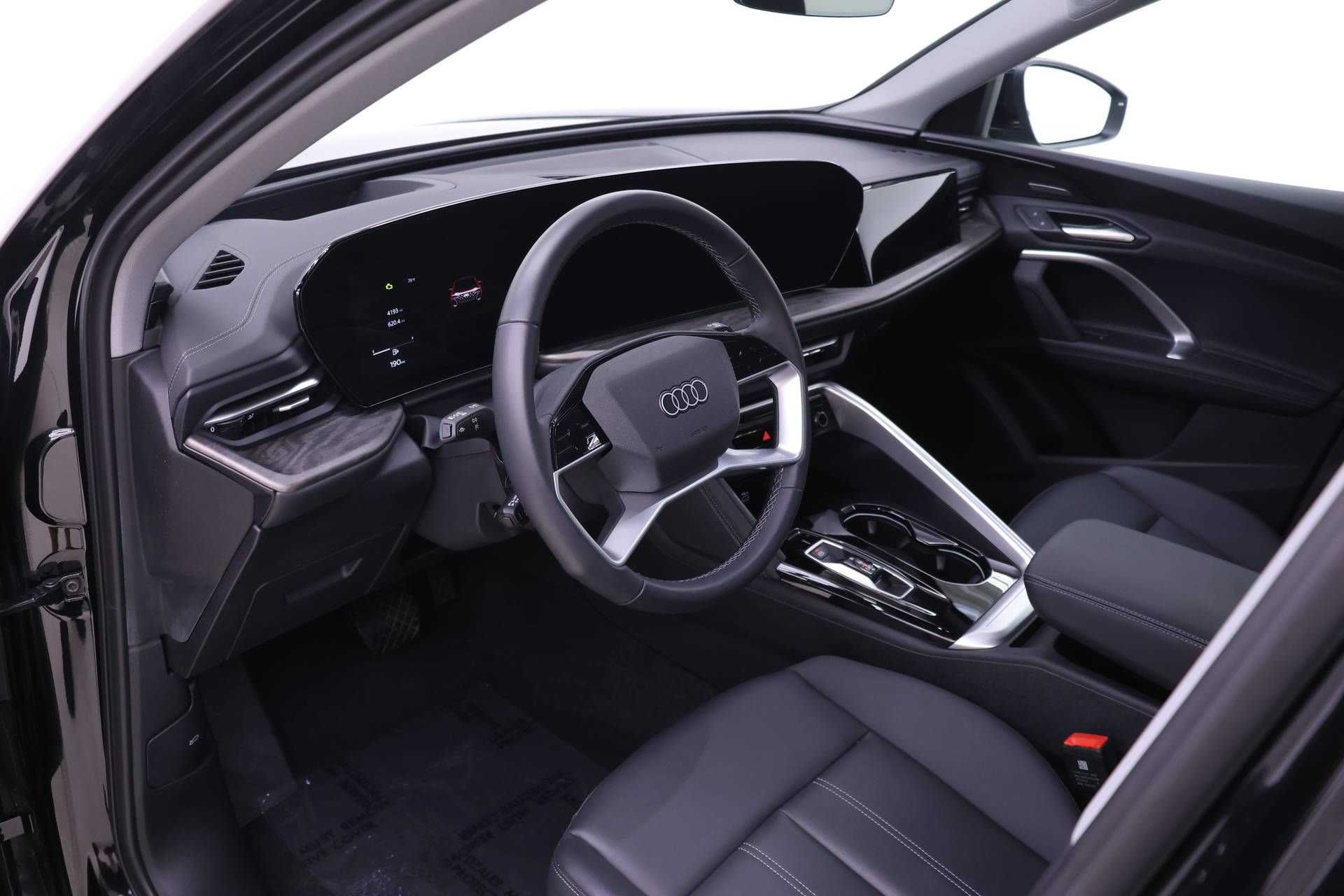 Certified 2025 Audi Q5 Premium Plus AWD/4WD image 6