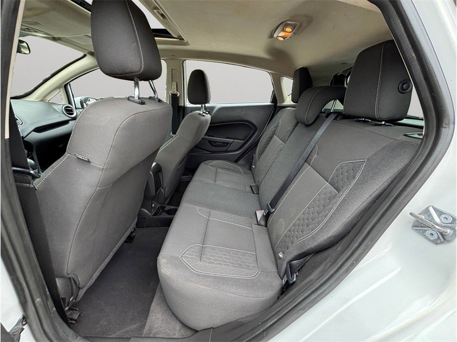 Used 2018 Ford Fiesta SE w/ Equipment Group 201A FWD image 24