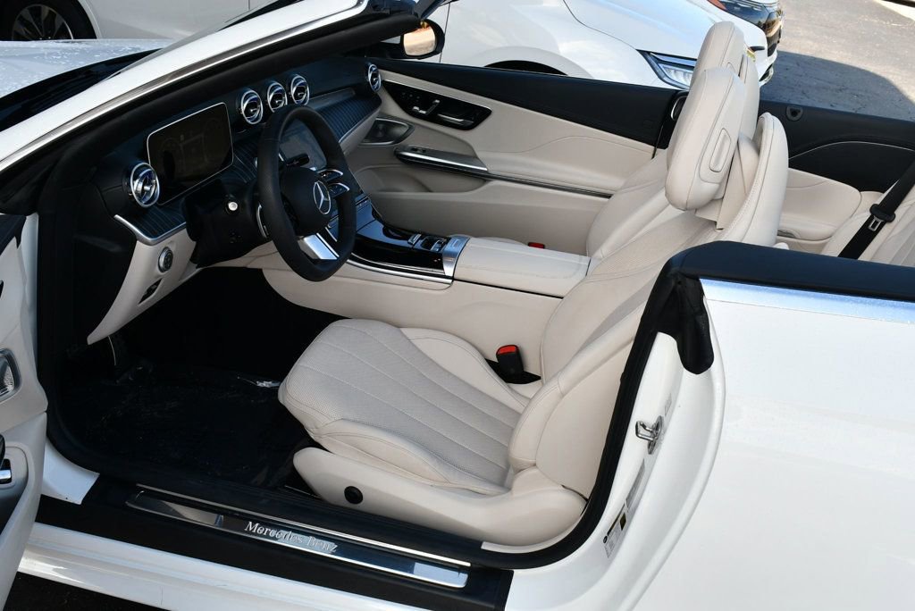 Used 2024 Mercedes-Benz CLE 450 4MATIC Cabriolet image 56
