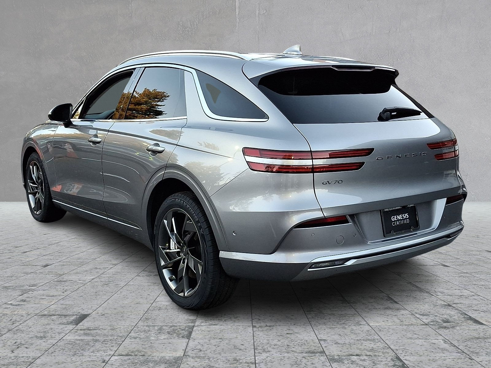 Certified 2023 Genesis Electrified GV70 w/ Prestige Package AWD/4WD image 4
