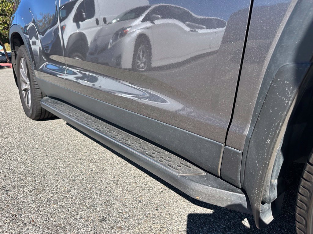 Used 2019 Toyota Highlander XLE FWD image 6