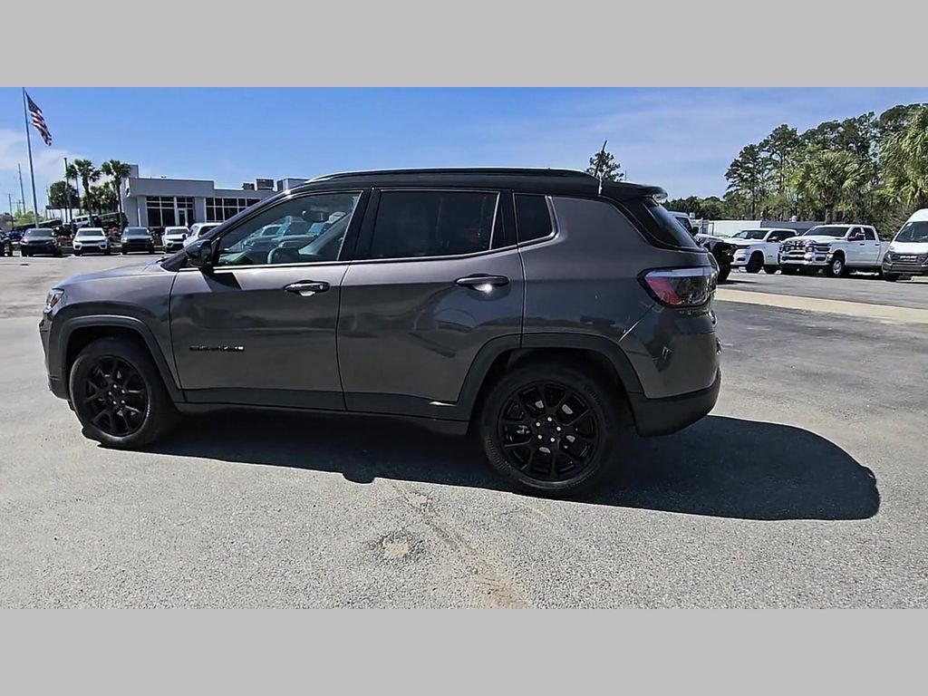 Used 2022 Jeep Compass Altitude image 27