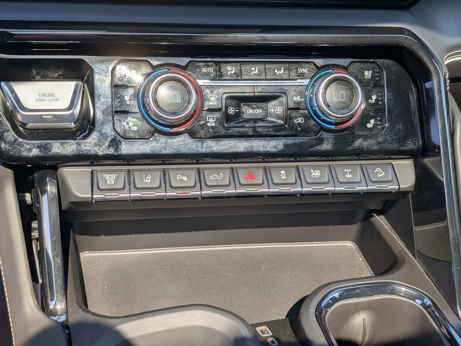 Used 2025 GMC Sierra 2500 AT4X AWD/4WD image 31