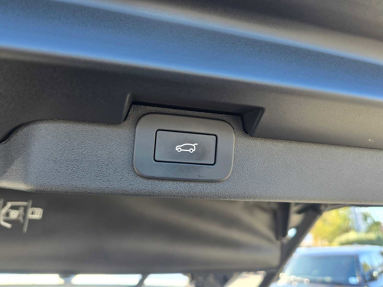 Certified 2023 Land Rover Discovery S R-Dynamic image 22