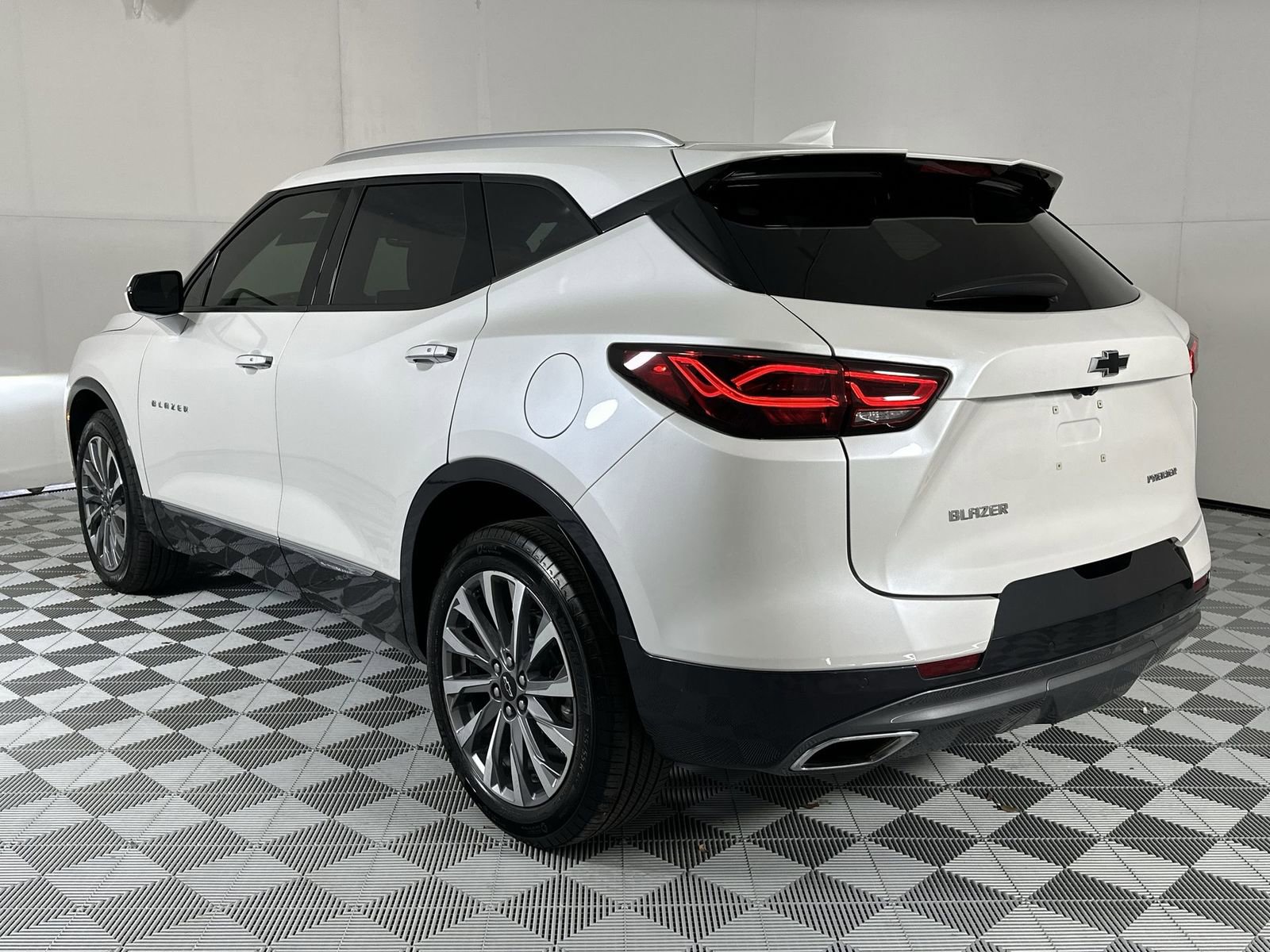 Used 2023 Chevrolet Blazer Premier FWD image 6