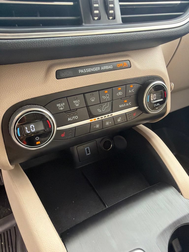 Used 2020 Ford Escape Titanium AWD/4WD image 15