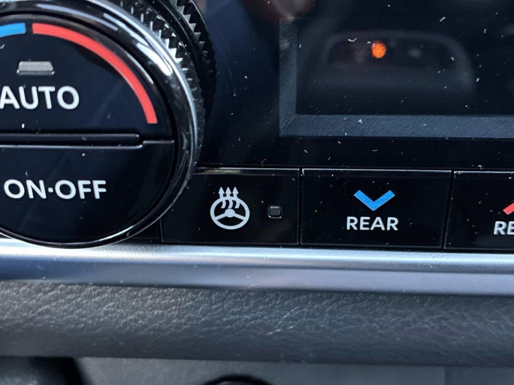 Used 2024 Nissan Rogue SL w/ SL Premium Package image 34