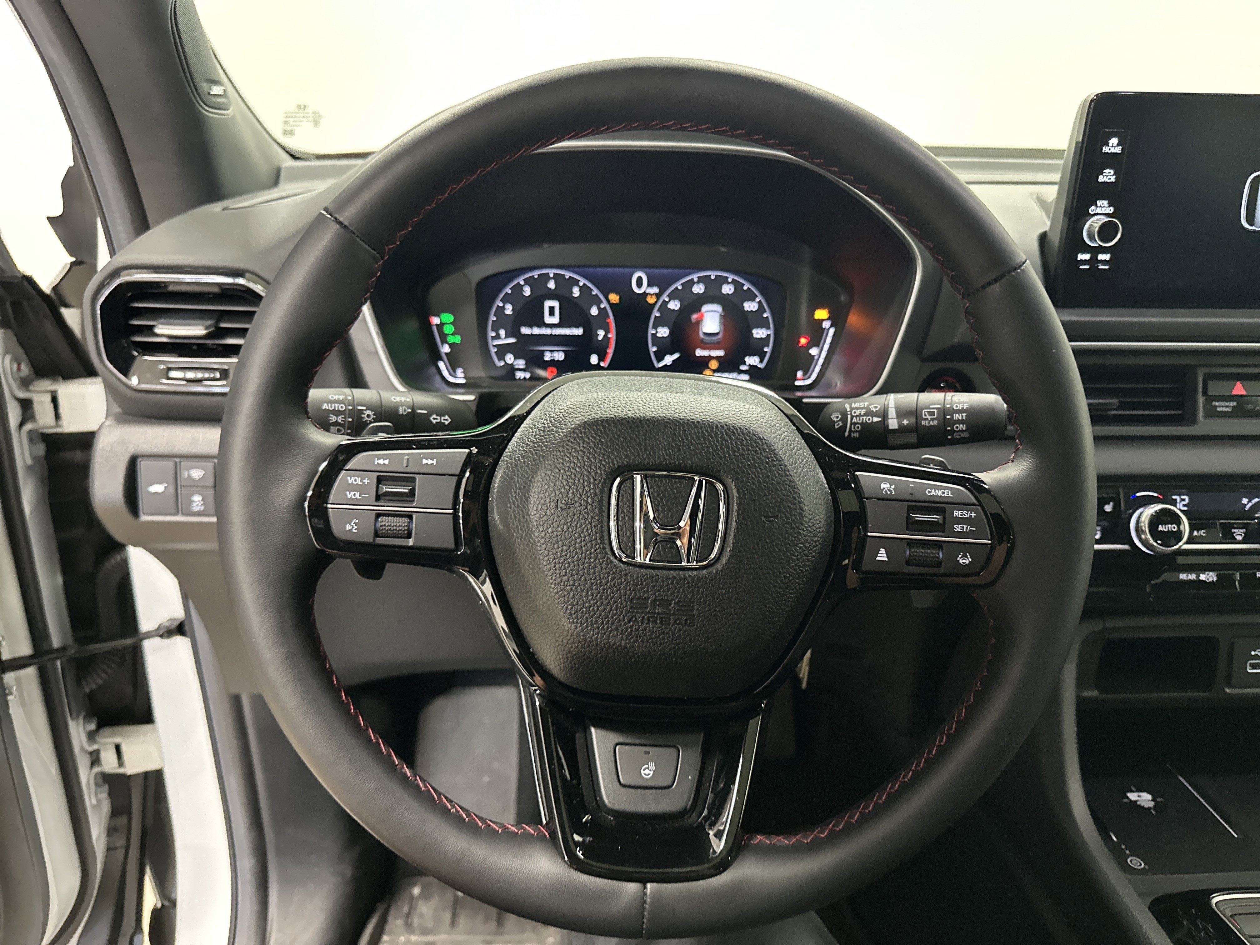 Used 2025 Honda Pilot Black Edition image 18