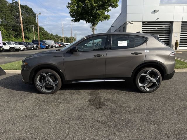 New 2026 Alfa Romeo Tonale w/ Active Assist Package AWD/4WD image 5