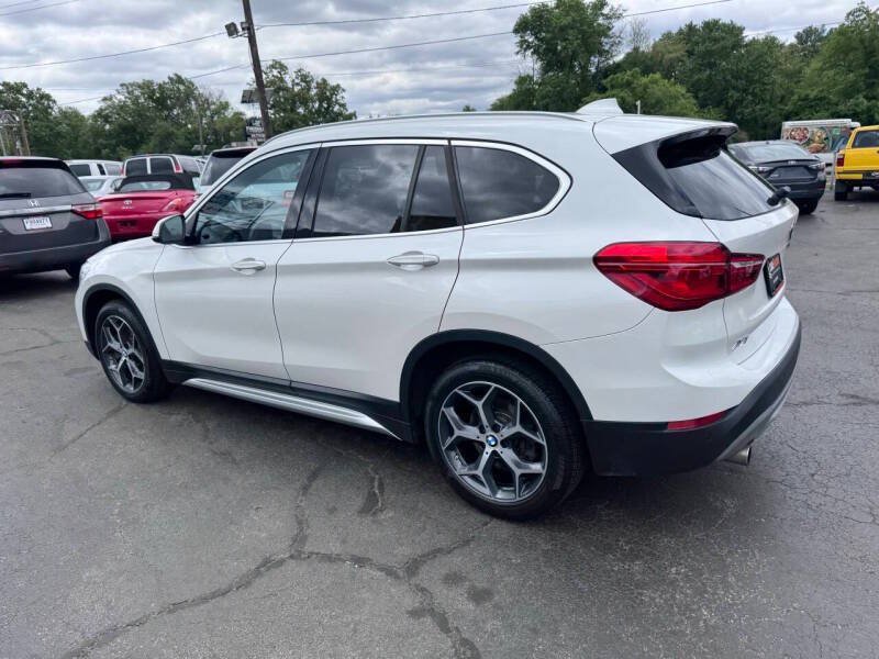 Used 2019 BMW X1 xDrive28i w/ Convenience Package AWD/4WD image 4