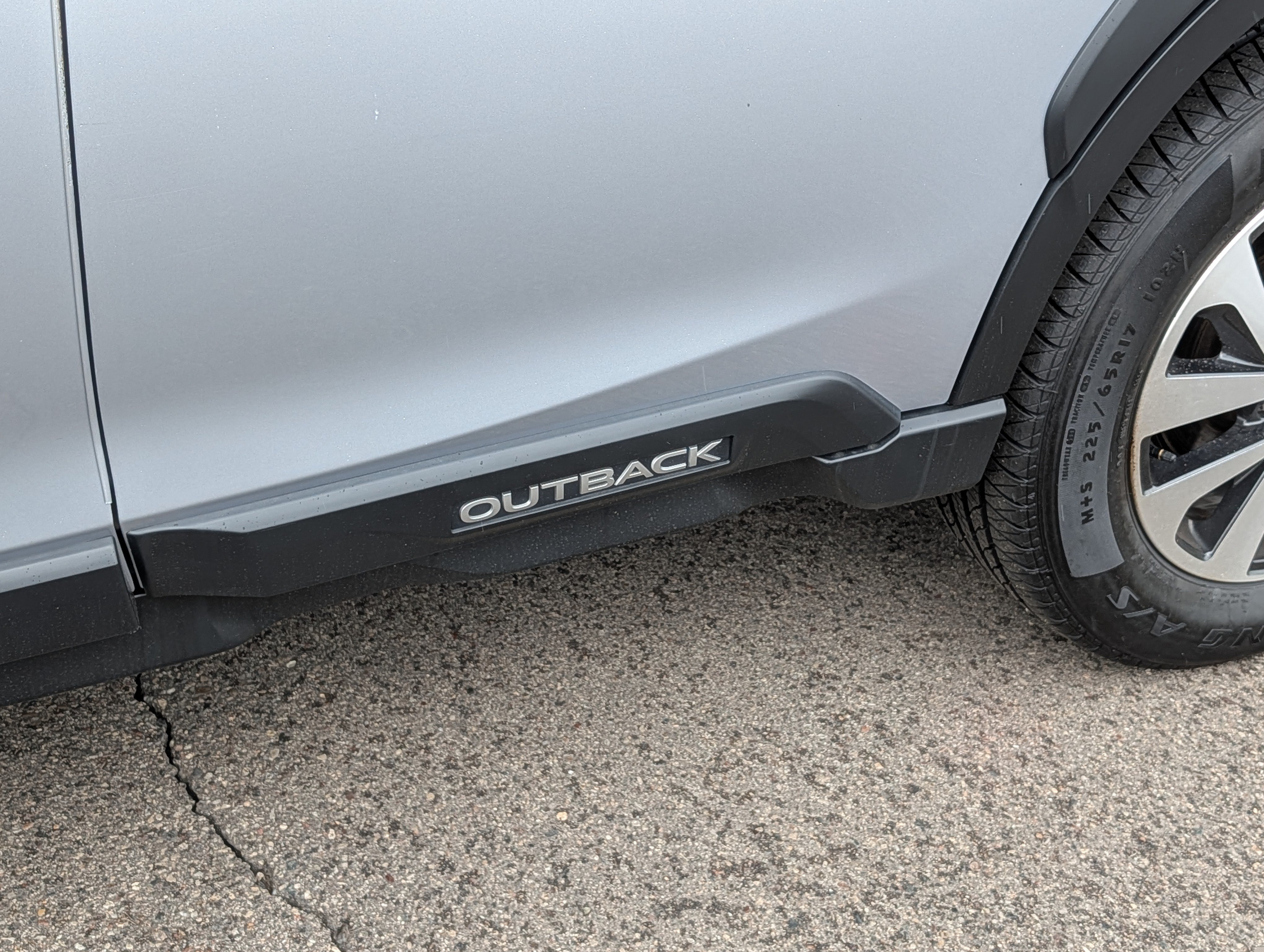 Used 2023 Subaru Outback Premium AWD/4WD image 4