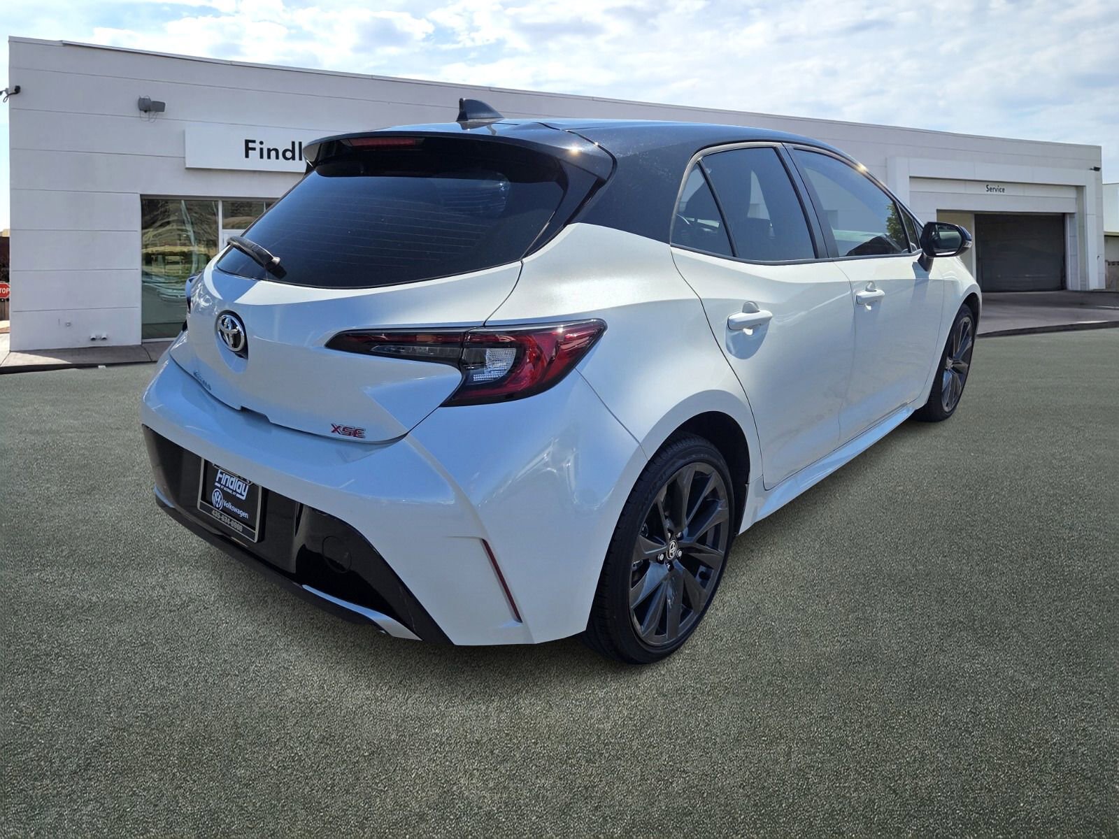 Used 2024 Toyota Corolla XSE image 3