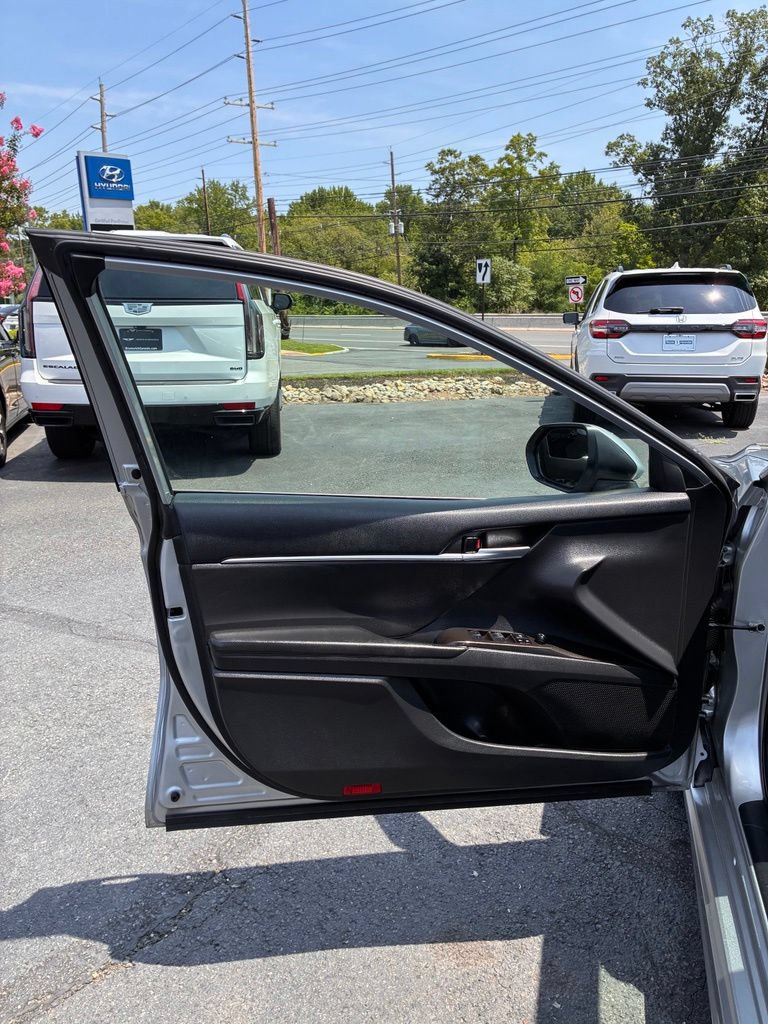 Used 2023 Toyota Camry SE FWD image 41