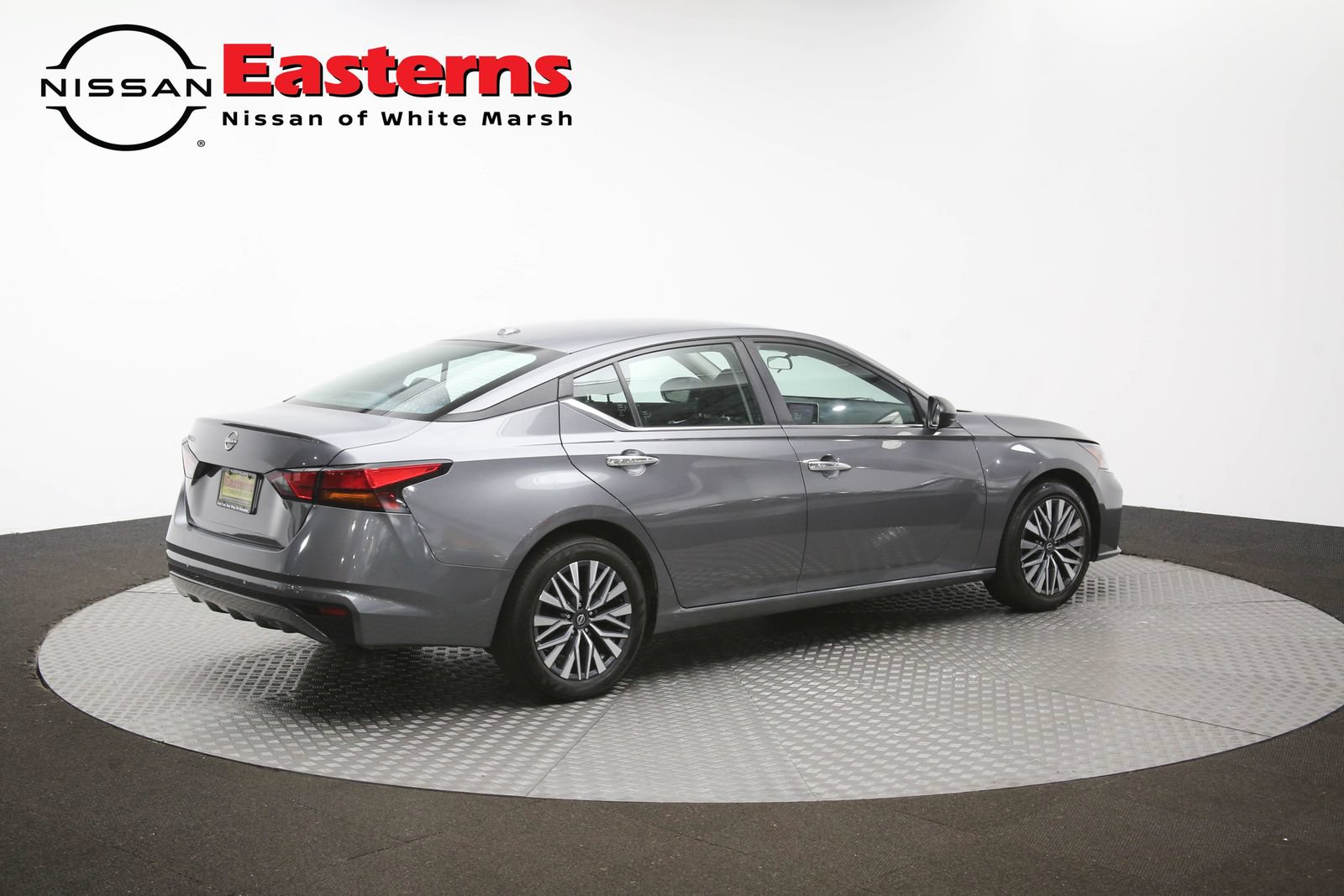 Used 2025 Nissan Altima 2.5 SV FWD image 40