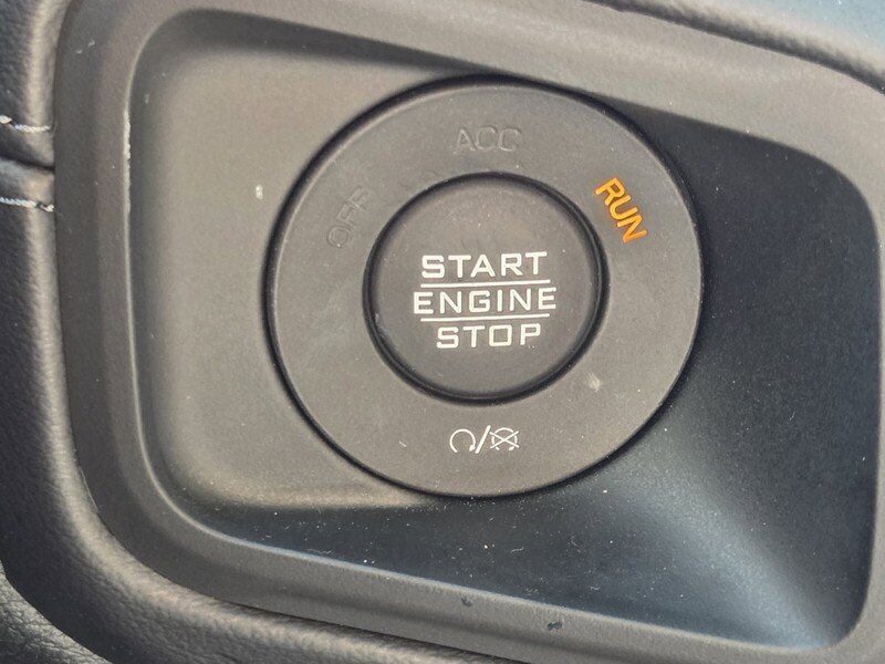 Used 2025 Jeep Gladiator Rubicon AWD/4WD image 27