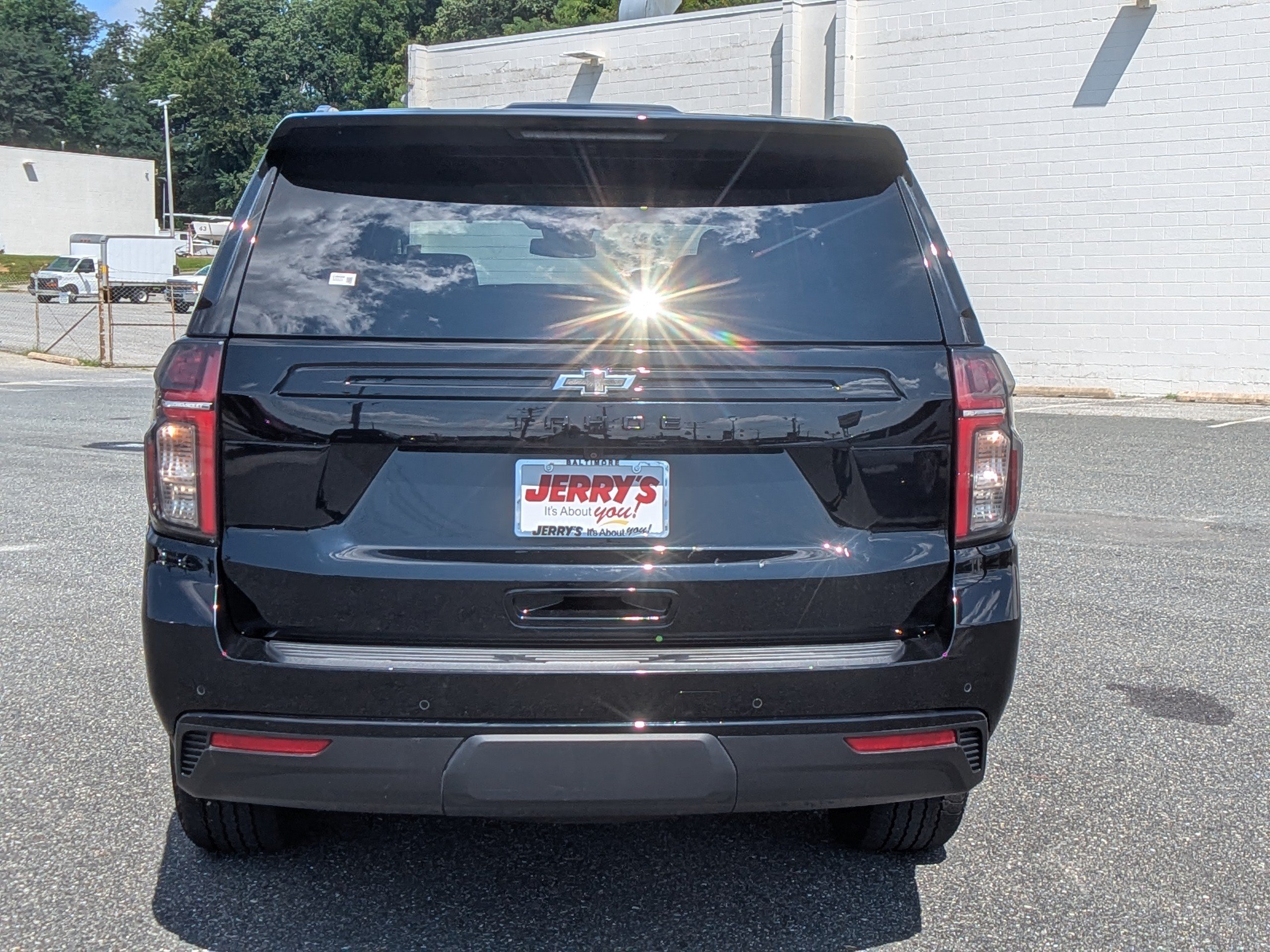 Certified 2023 Chevrolet Tahoe Z71 w/ Luxury Package AWD/4WD image 7