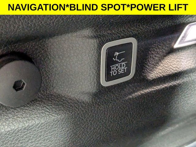 Used 2022 Jeep Grand Cherokee L Limited w/ Black Appearance Package image 35