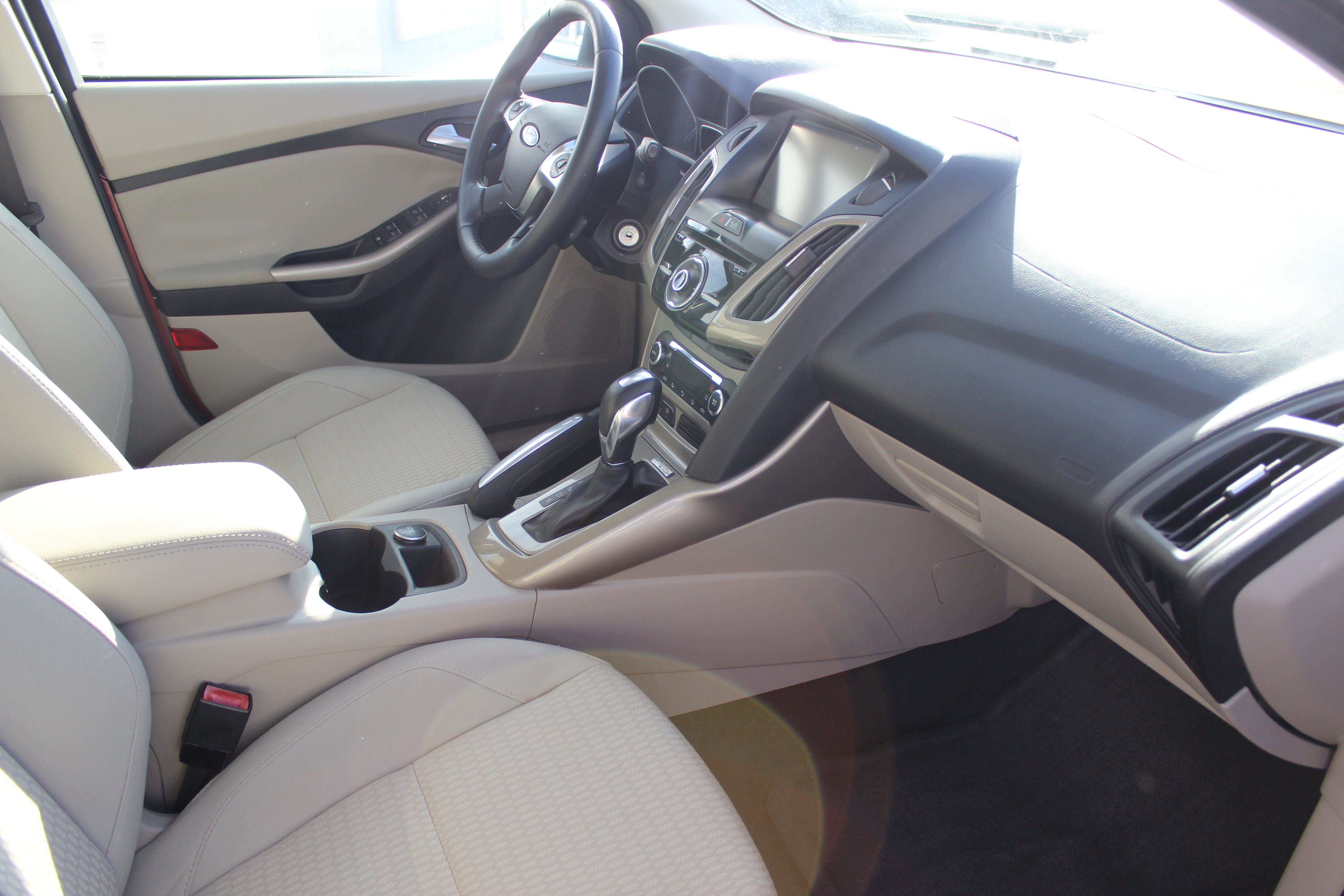 Used 2012 Ford Focus SEL image 27