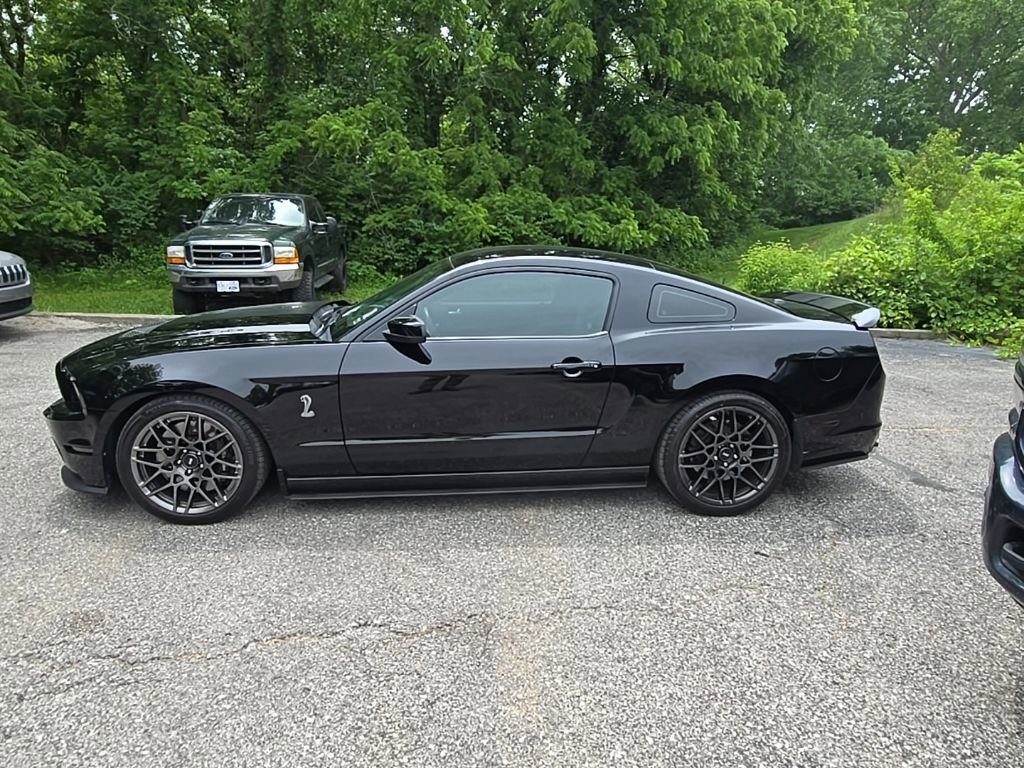 Used 2013 Ford Mustang Shelby GT500 RWD image 3