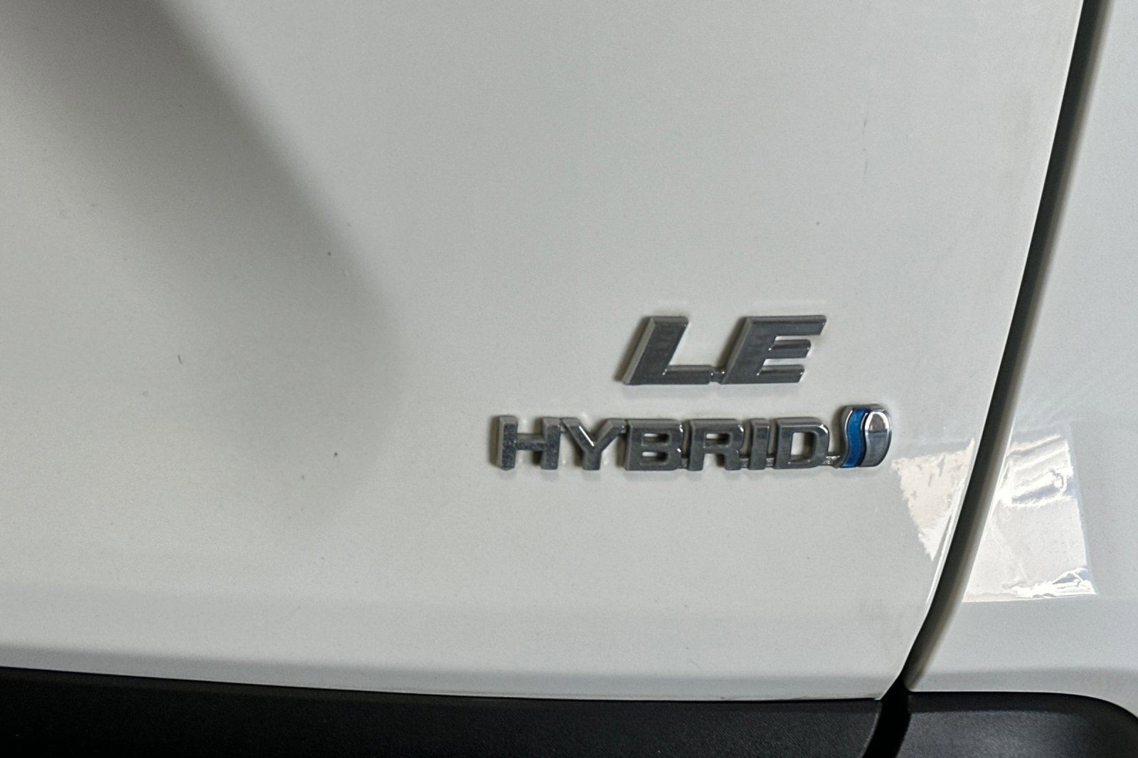 Used 2022 Toyota RAV4 LE image 47