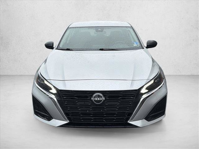 Used 2024 Nissan Altima 2.5 SV FWD image 2