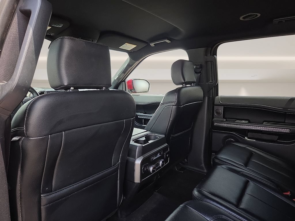 Used 2019 Ford Expedition XLT w/ Equipment Group 202A AWD/4WD image 10