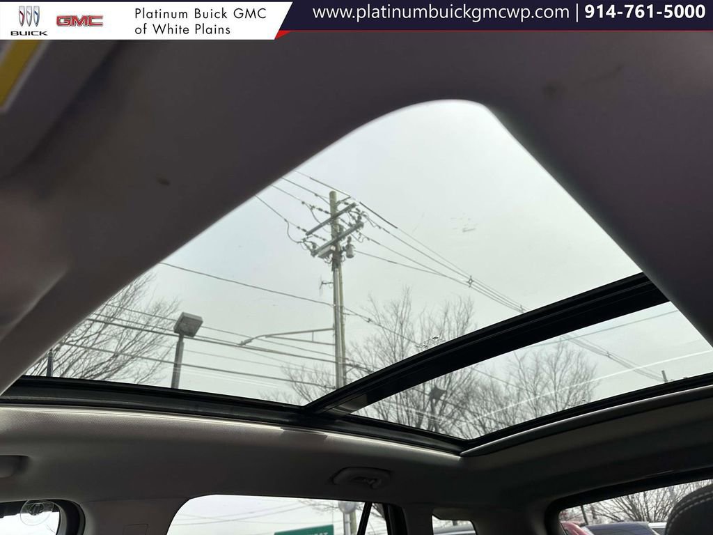 Used 2022 GMC Terrain SLE w/ Driver Convenience Package image 23