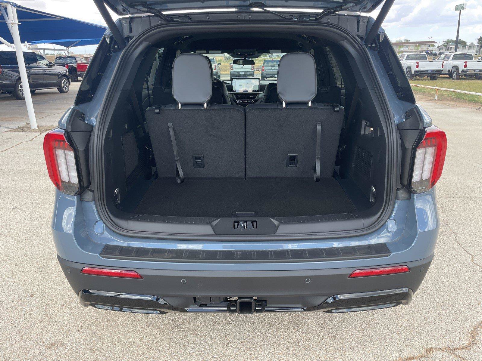 New 2027 Ford Explorer ST-Line RWD image 28