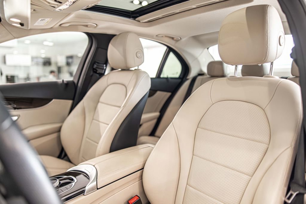 Used 2018 Mercedes-Benz C 300 4MATIC Sedan image 18