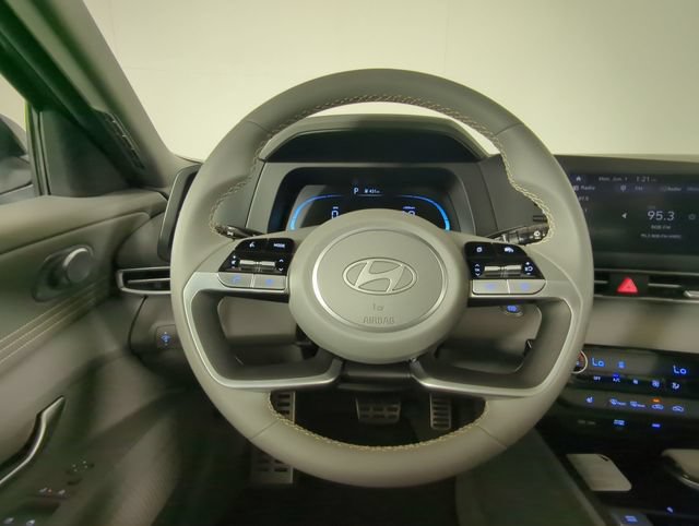 New 2026 Hyundai Elantra SEL Sport Premium FWD image 25