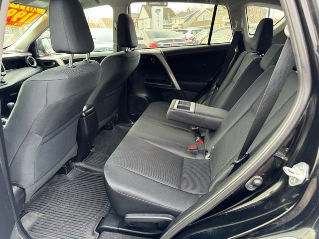 Used 2017 Toyota RAV4 LE AWD/4WD image 18