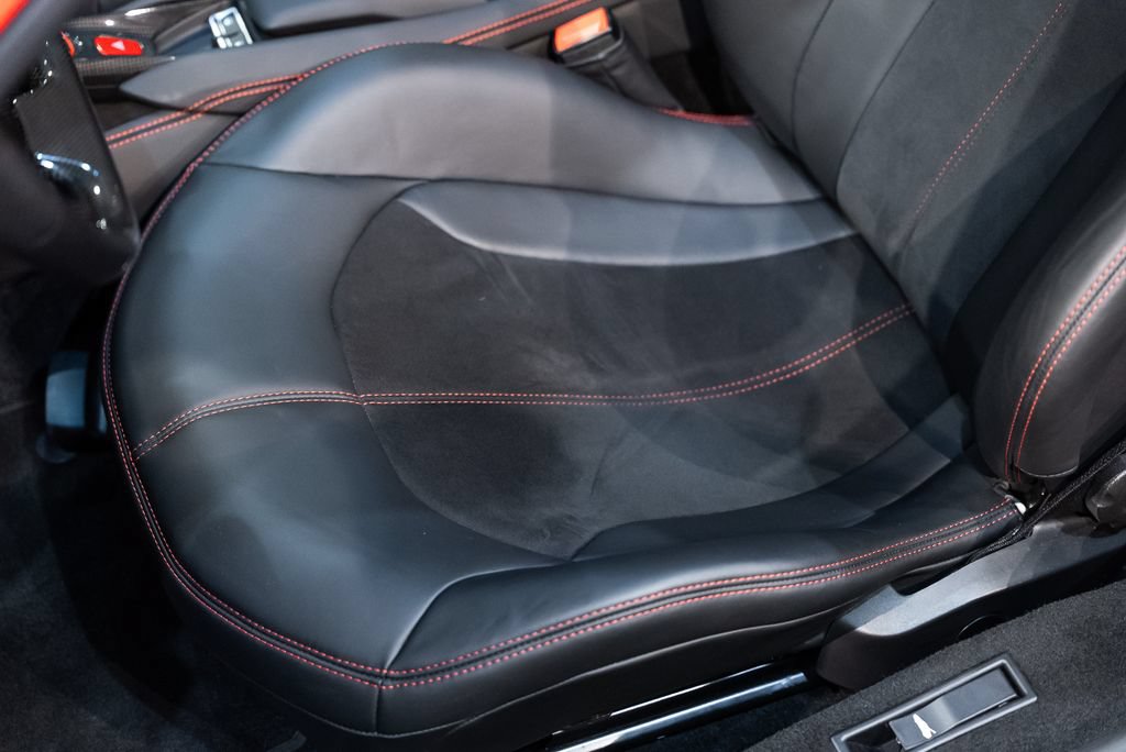 Certified 2021 Ferrari F8 Tributo RWD image 26