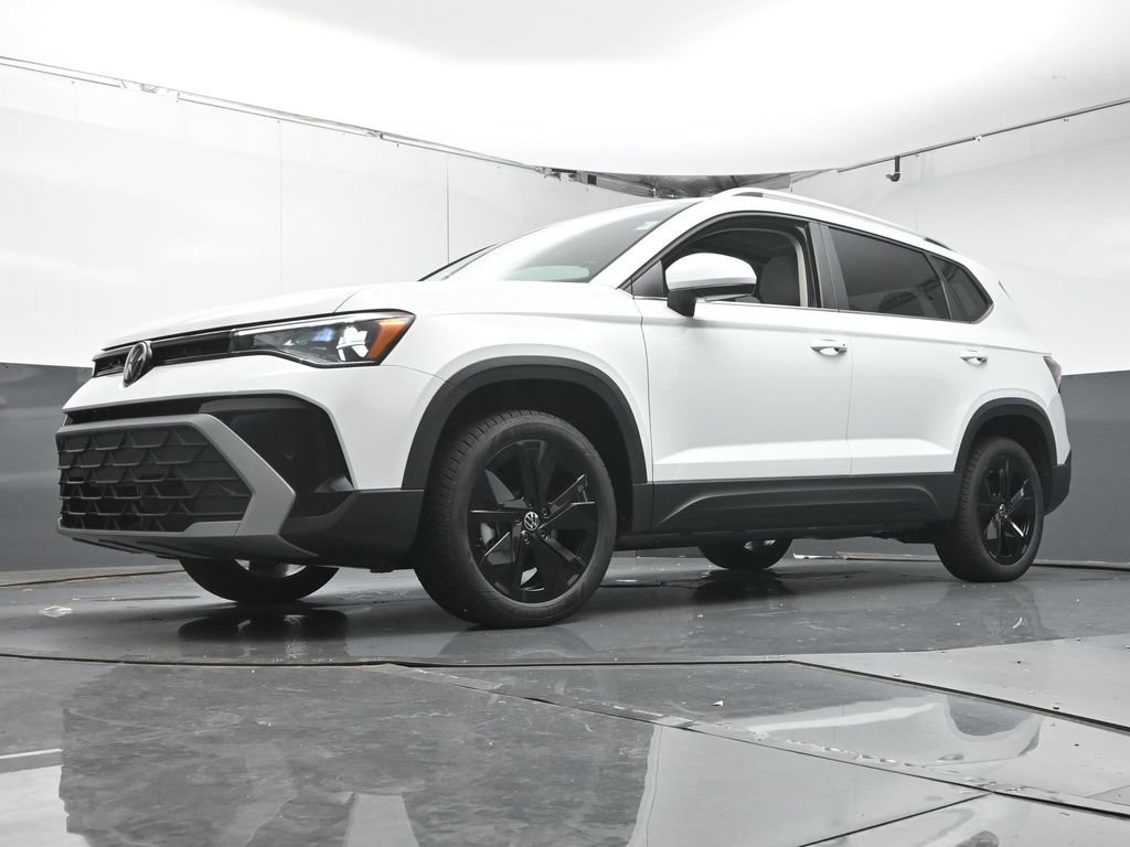 New 2026 Volkswagen Taos SE FWD image 34