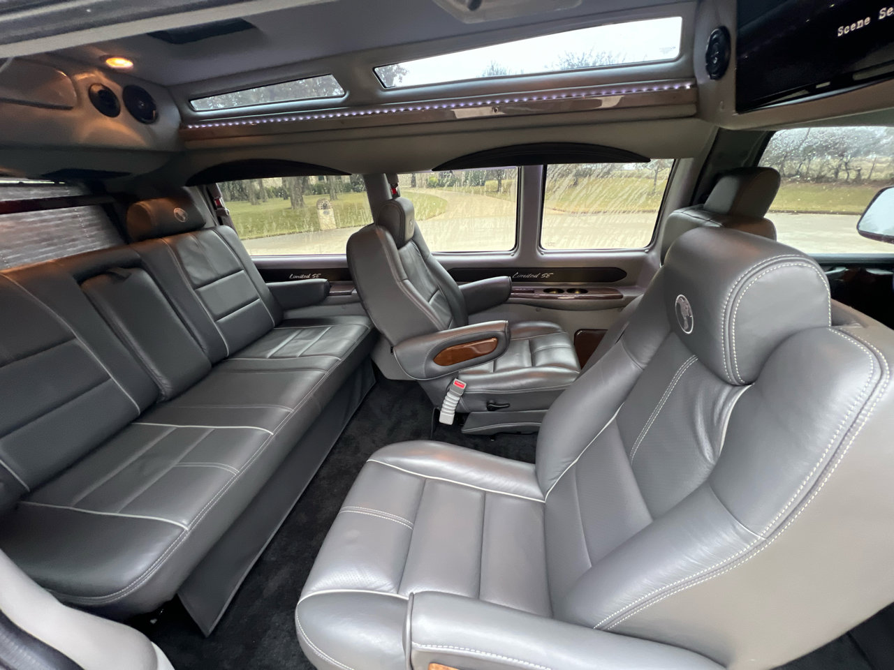 Used 2017 Chevrolet Express 2500 image 47