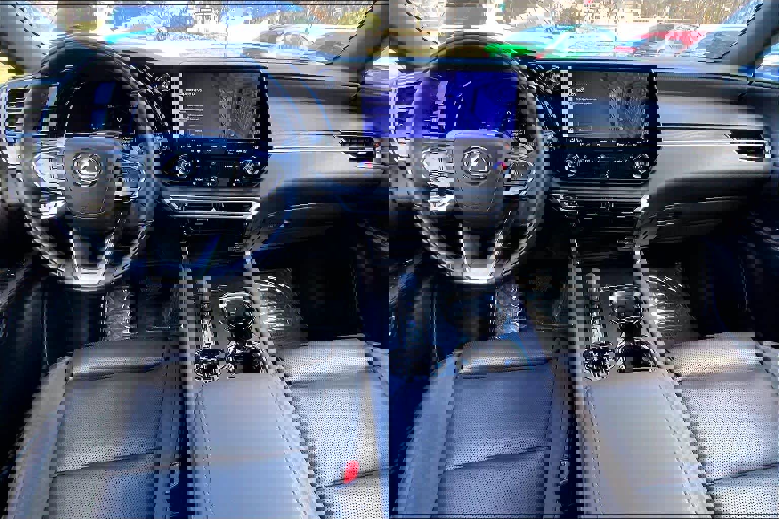 Used 2025 Lexus RX 450h Luxury w/ Convenience Package image 15