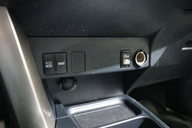 Used 2018 Toyota RAV4 LE w/ All Weather Liner Package image 27
