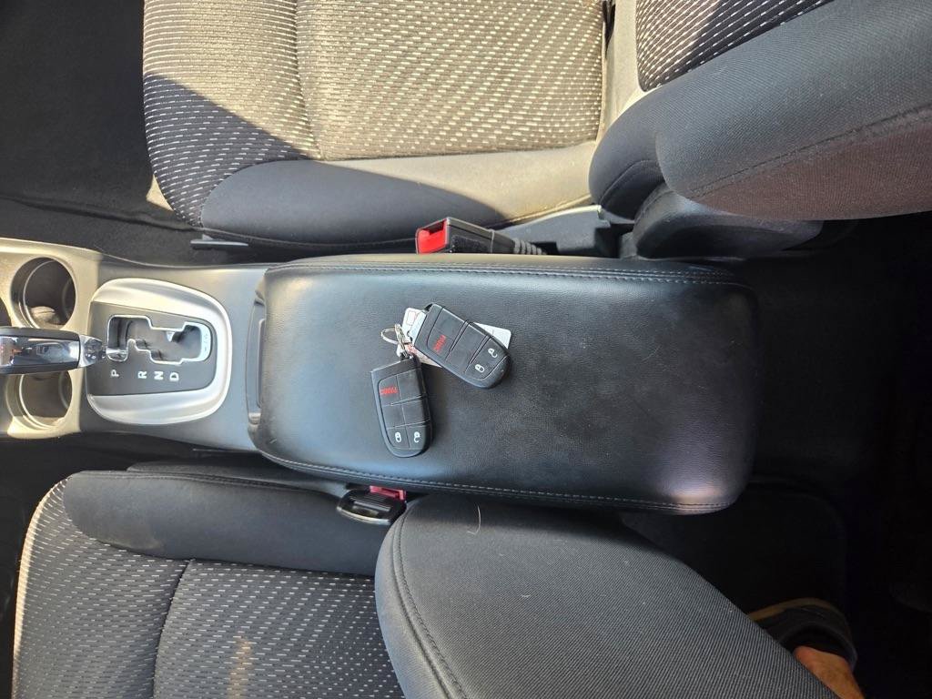 Used 2015 Dodge Journey SXT w/ Flexible Seating Group FWD image 16