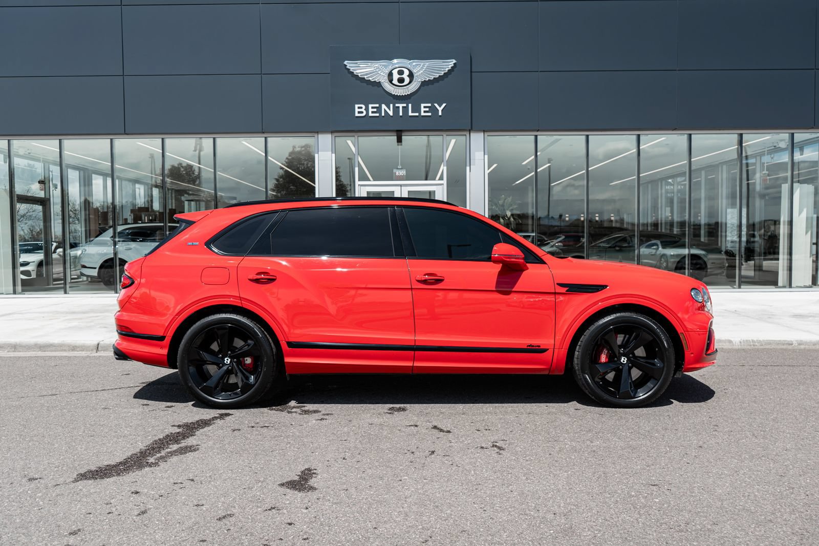 Certified 2023 Bentley Bentayga Extended Wheelbase AWD/4WD image 14