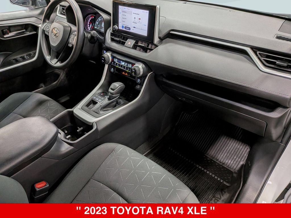 Used 2023 Toyota RAV4 XLE AWD/4WD image 33