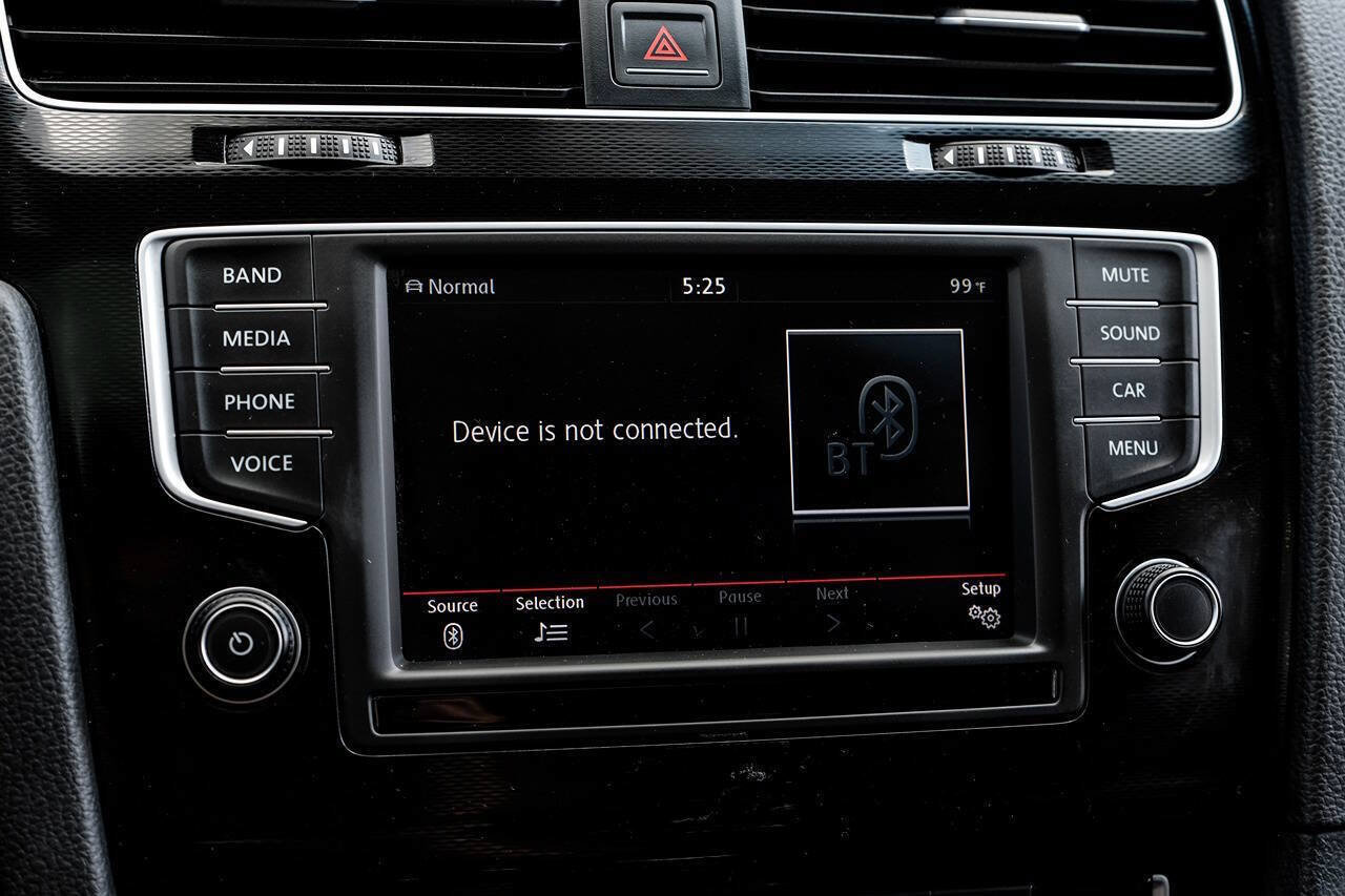 Used 2016 Volkswagen GTI SE w/ Lighting Package (SEL) FWD image 28
