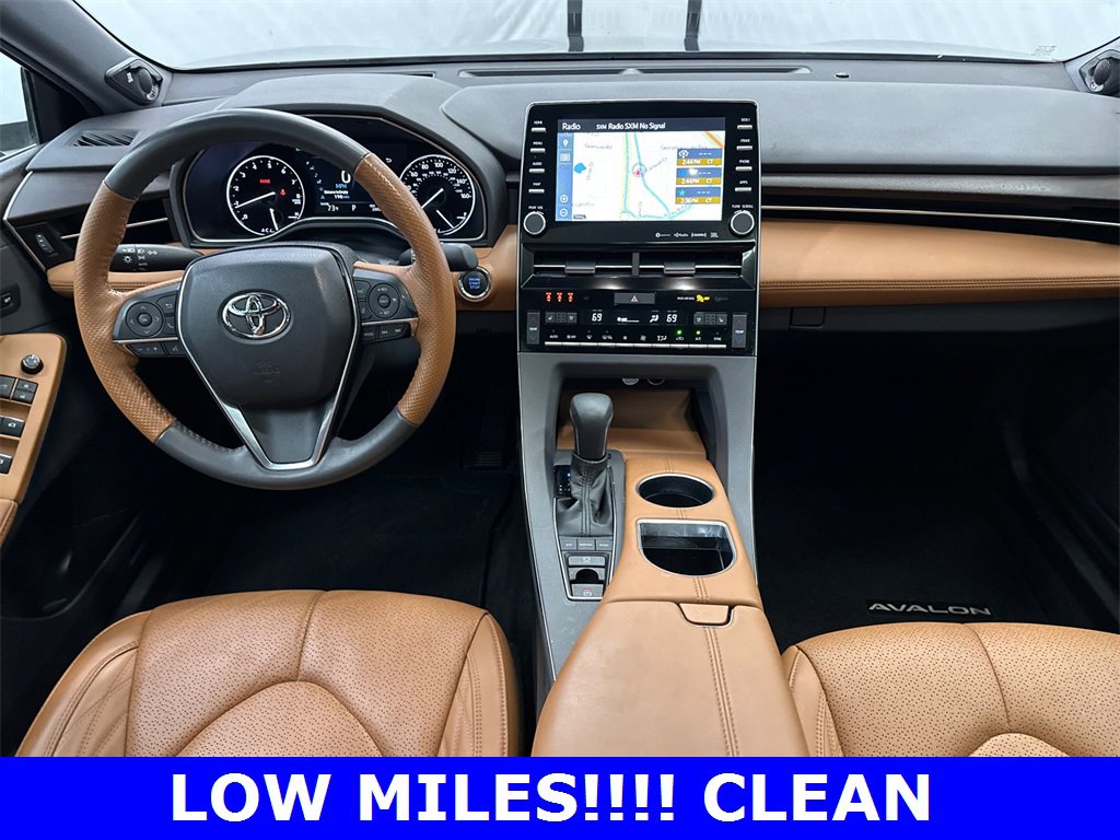 Used 2019 Toyota Avalon Limited image 23