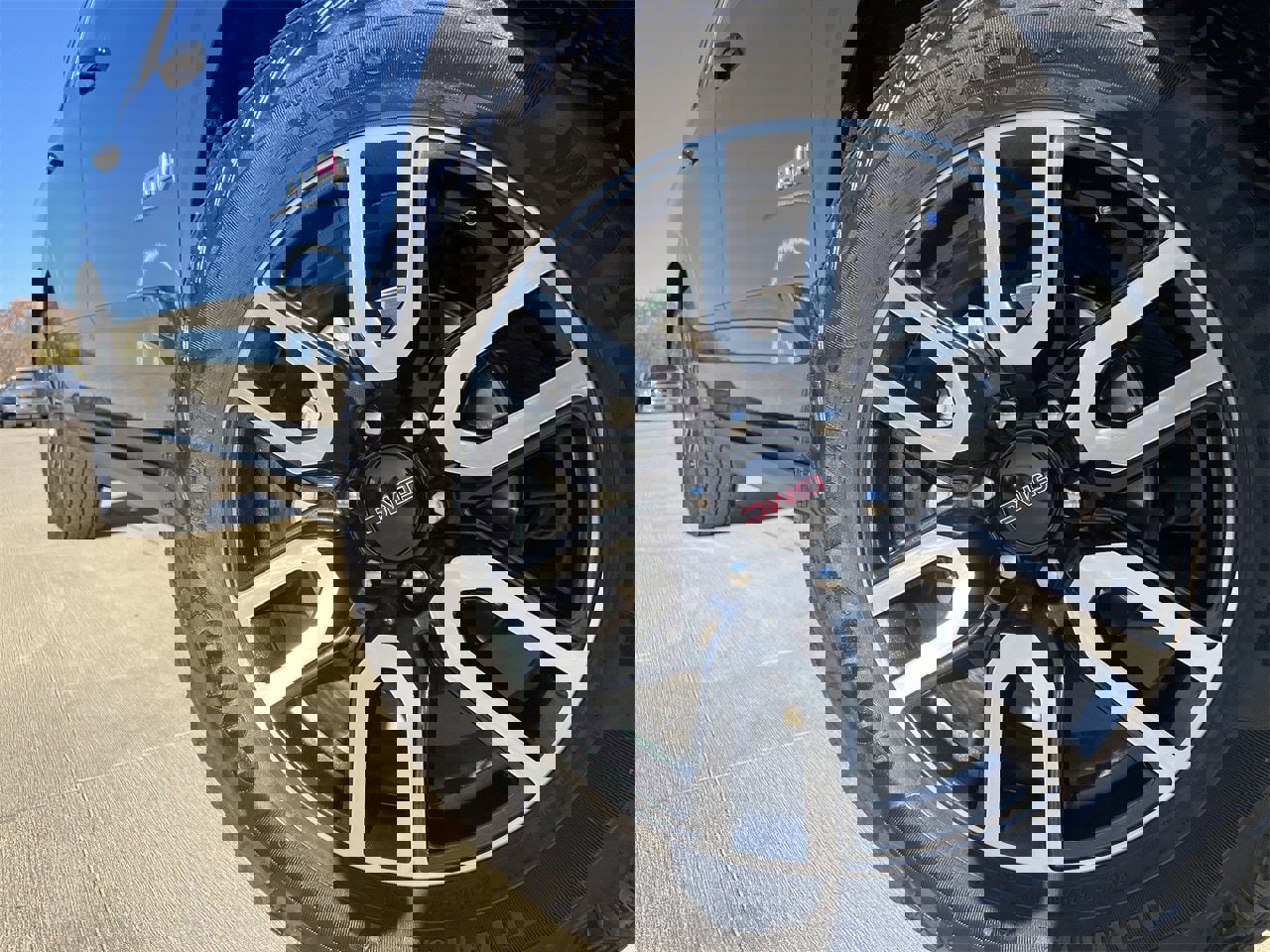 Used 2024 GMC Yukon AT4 w/ AT4 Premium Plus Package image 8