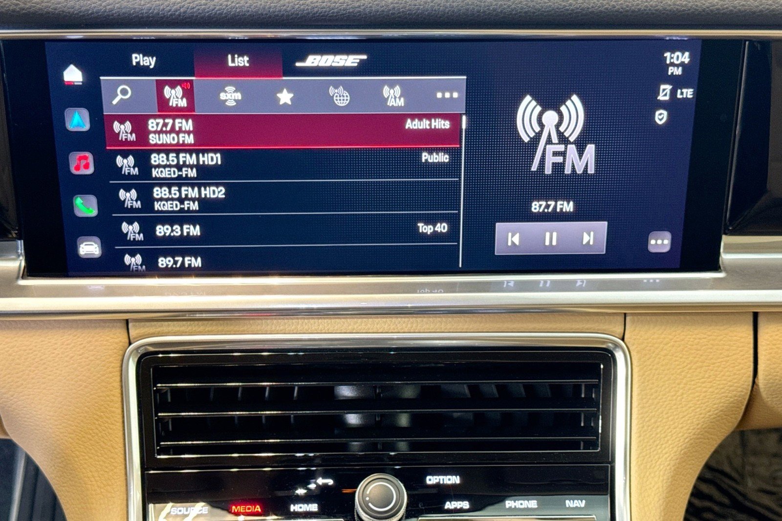 Used 2023 Porsche Panamera 4 w/ Premium Package image 15