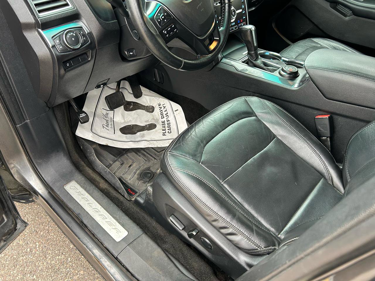 Used 2017 Ford Explorer Limited image 10