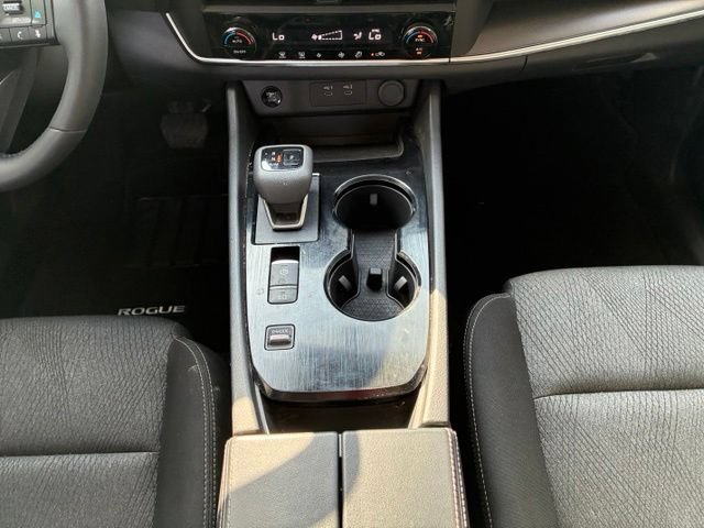 Certified 2025 Nissan Rogue SV FWD image 13